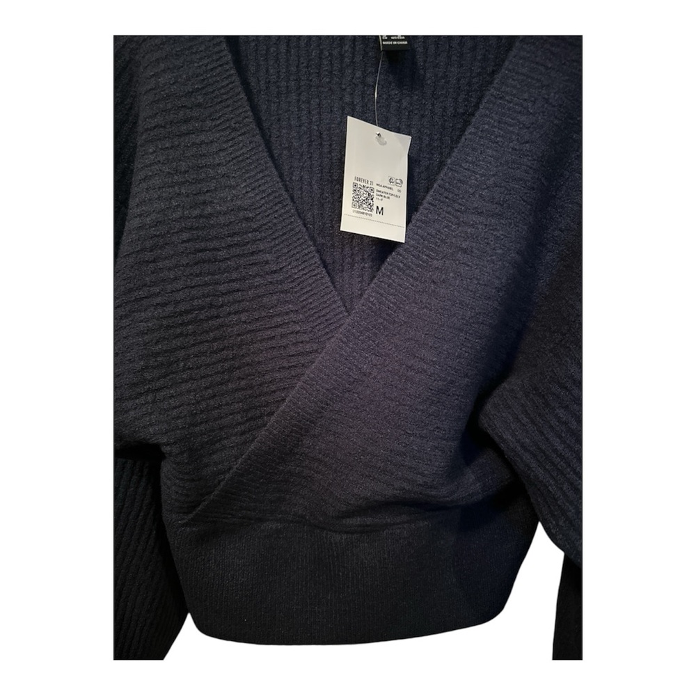 Forever 21 Dark Blue Ribbed Knit Wrap Crop Top Size Medium Long Sleeve NWT - Picture 7 of 13